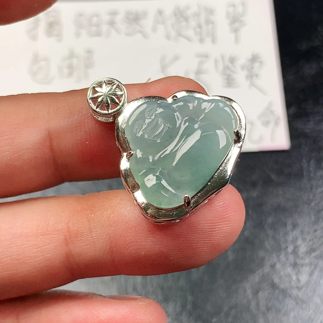 翡翠未镶嵌颈饰佛公