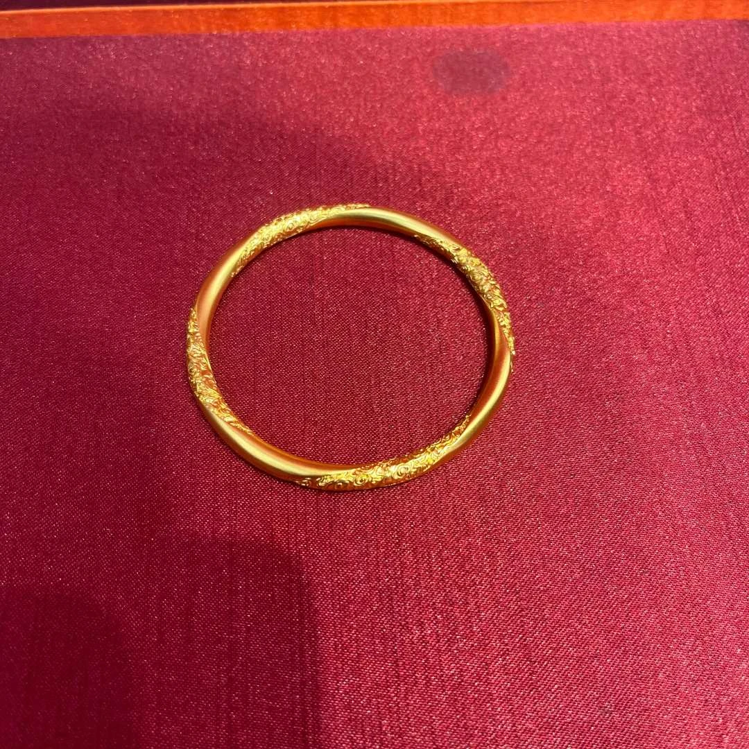 东方简珠宝 S4112 新版本5MM卷草纹手镯