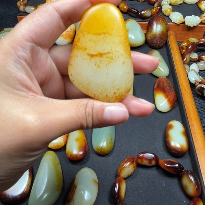 酒***哥和田玉未镶嵌颈饰