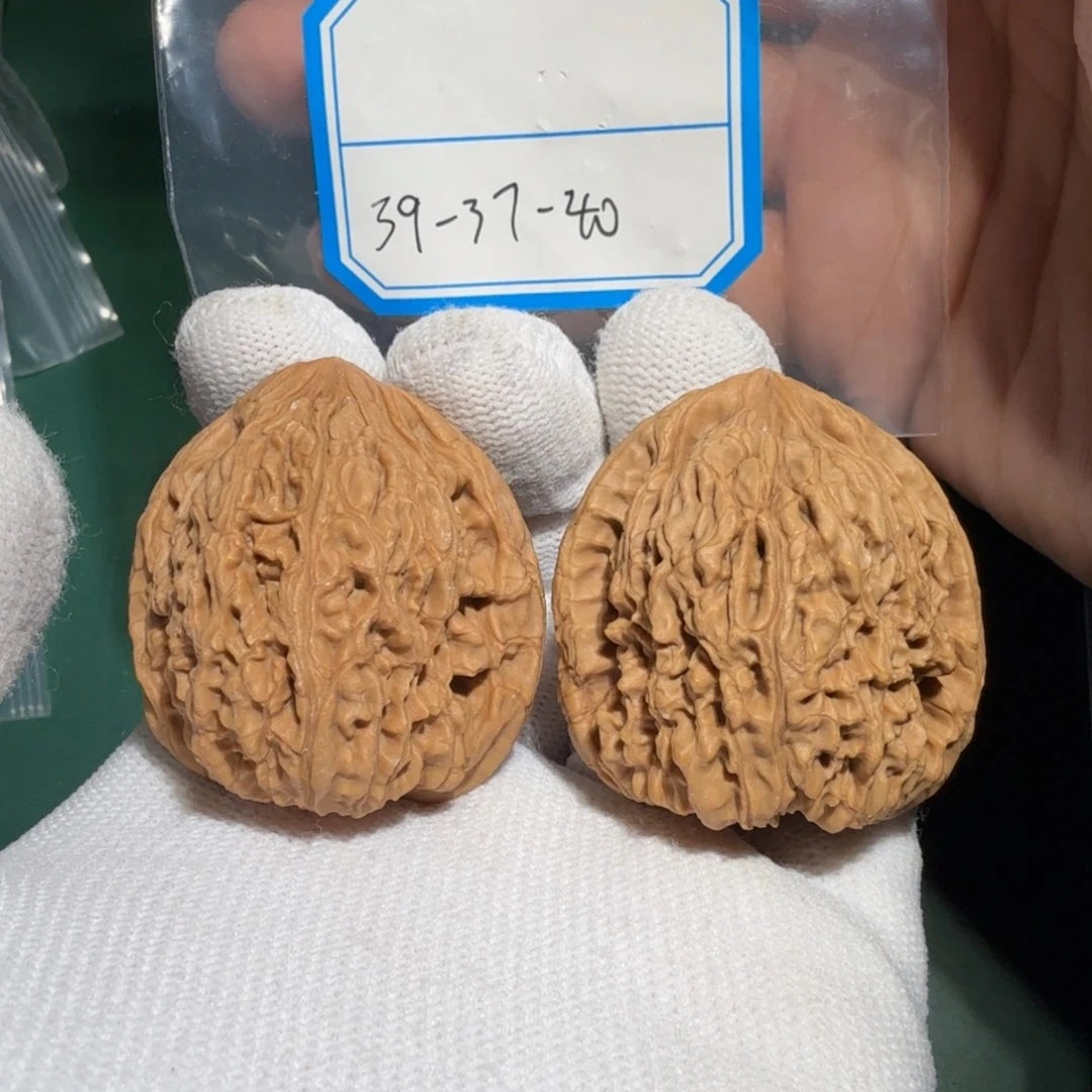 抖***态文玩核桃吊坠南疆64