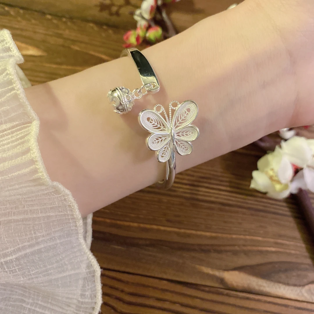 足银手镯 足银手镯 足银999.9 灵动蝴蝶花丝绣球 开口银手镯