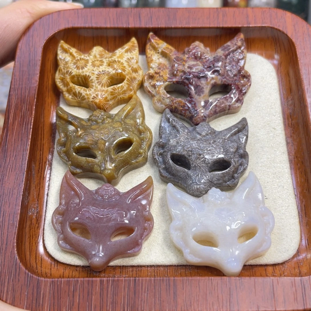 彩***鱼硅化玉未镶嵌颈饰k67