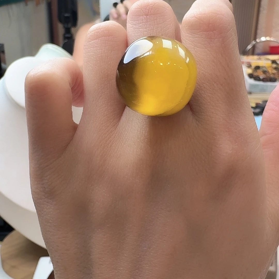 琥珀未镶嵌颈饰戒指