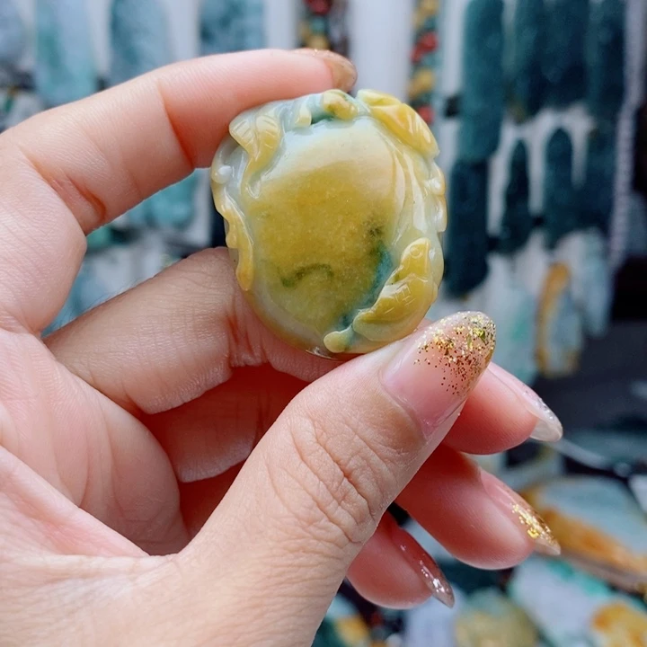 翡翠未镶嵌颈饰翡翠