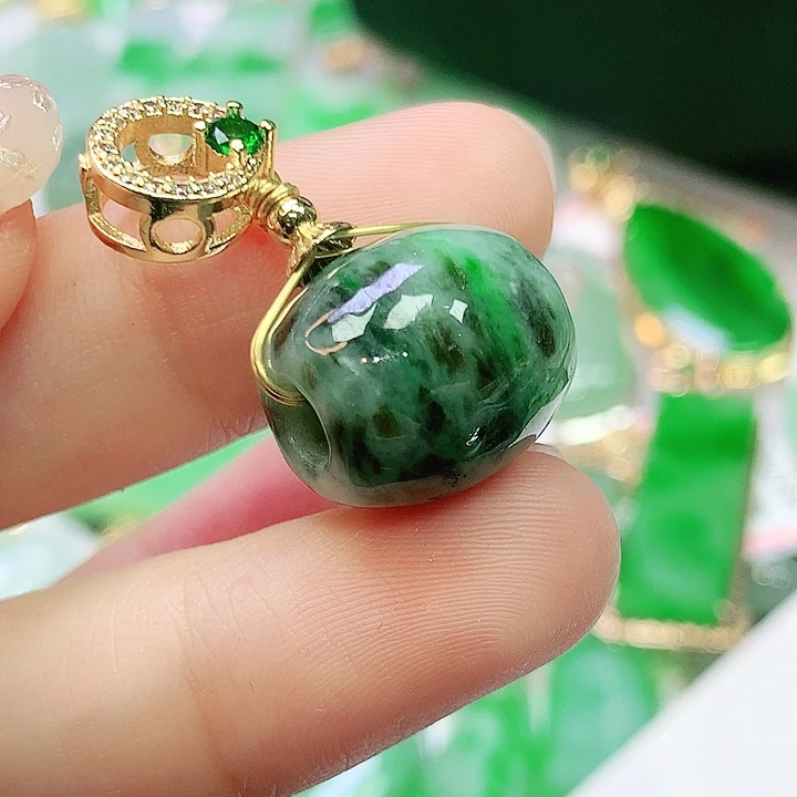 翡翠未镶嵌颈饰翡翠