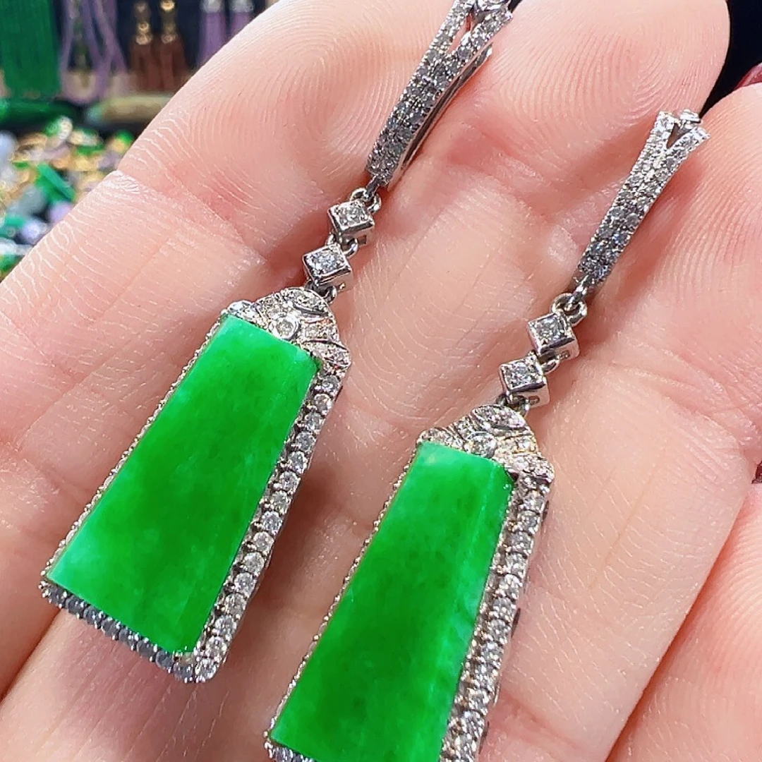 翡翠18K金镶嵌耳饰签收后24小时鉴赏期