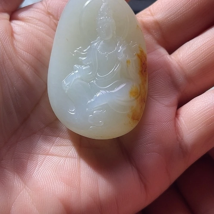 莫***问和田玉未镶嵌颈饰