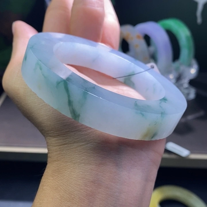 未镶嵌翡翠手镯定制翡翠
