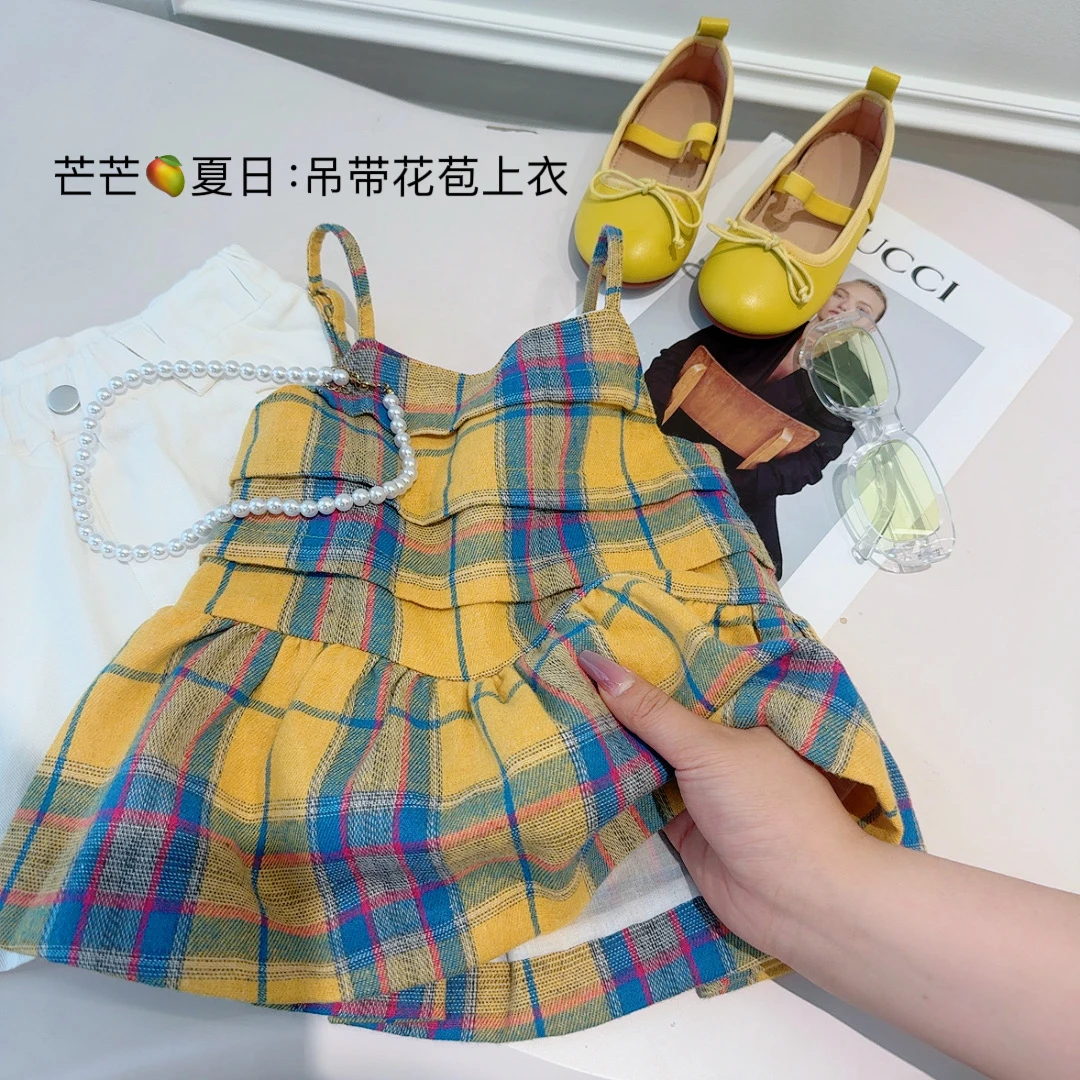 芒芒夏日：吊带花苞上衣