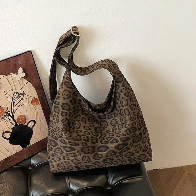 百搭腋下小众单肩包豹纹大容量包包托特包时尚柔软毛绒托特包