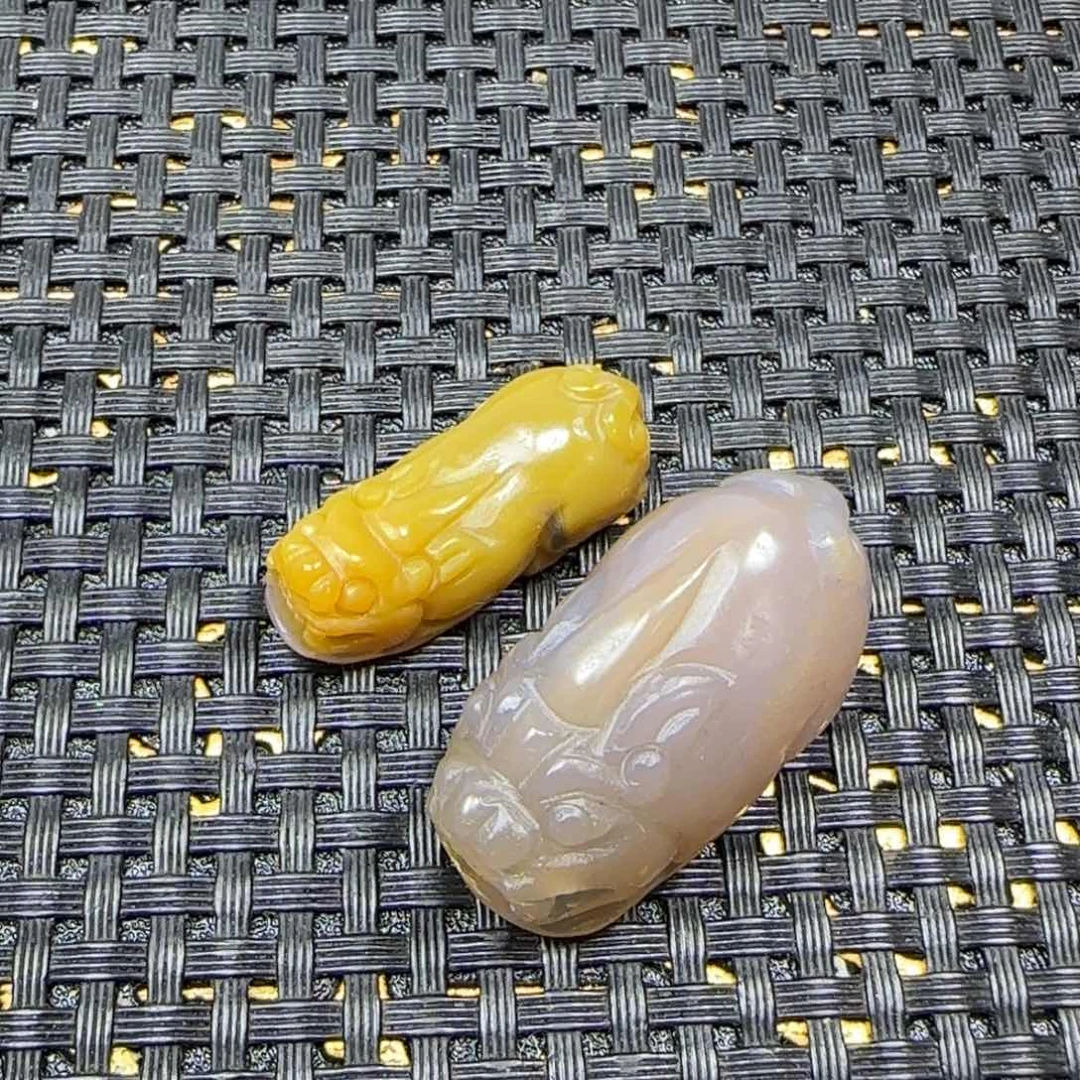 玛瑙/玉髓吊坠未镶嵌北***客