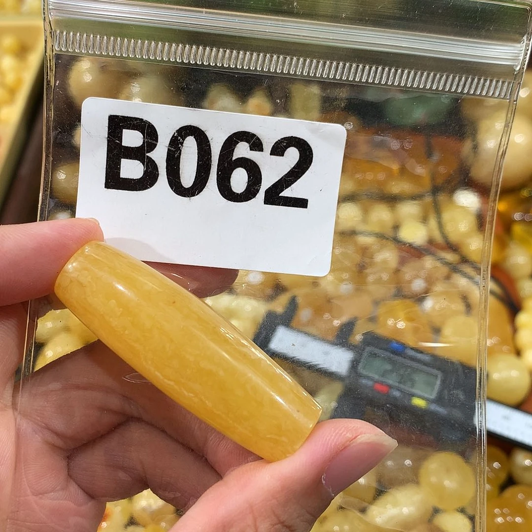 未镶嵌琥珀珠宝奇石