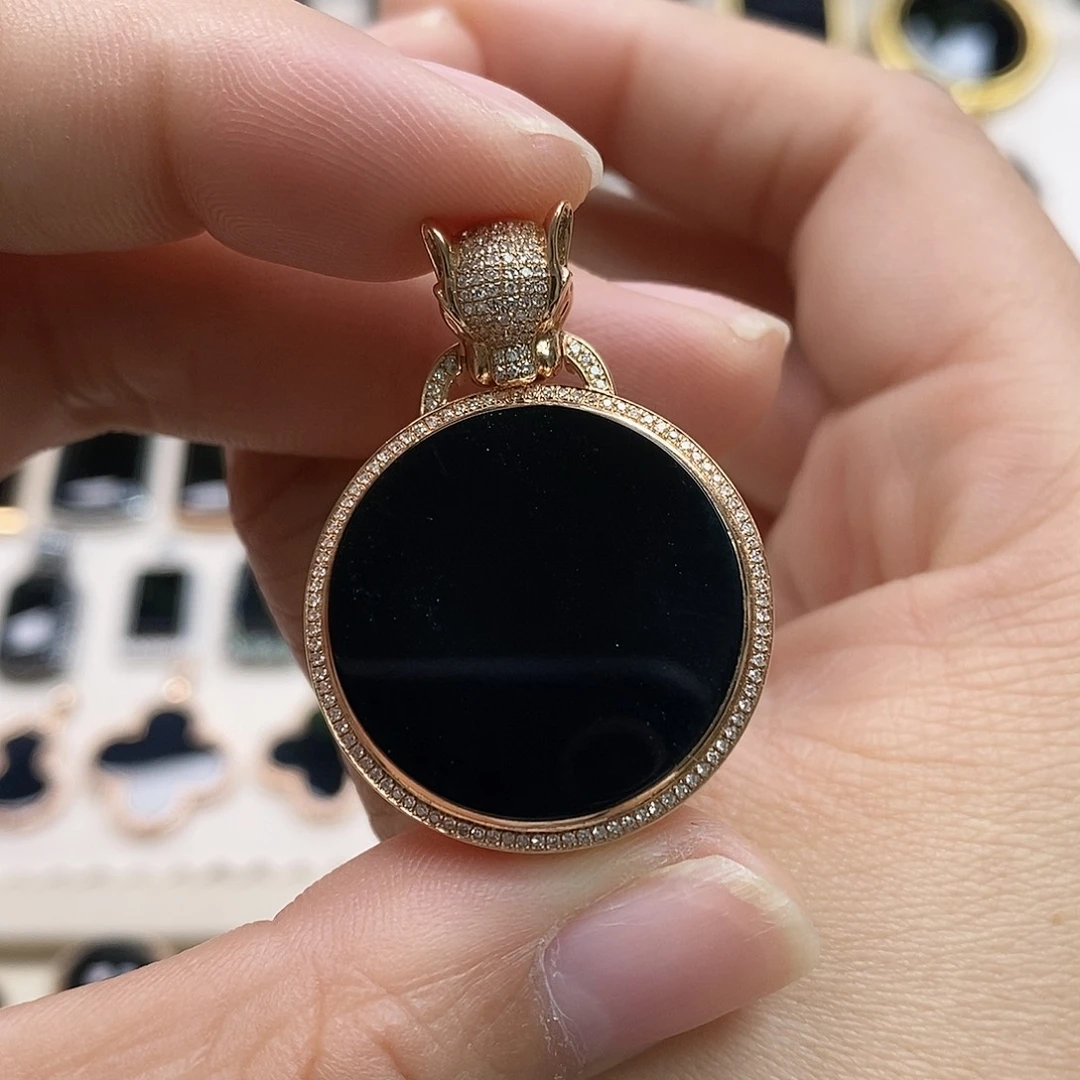 翡翠18K金镶嵌颈饰