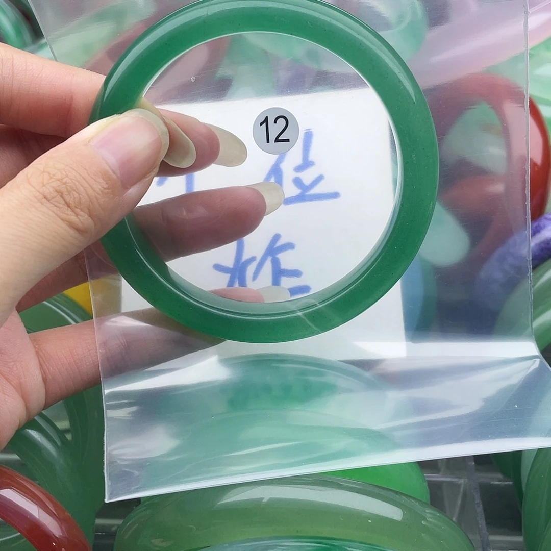 【闪购商品】石英岩玉手镯未镶嵌59