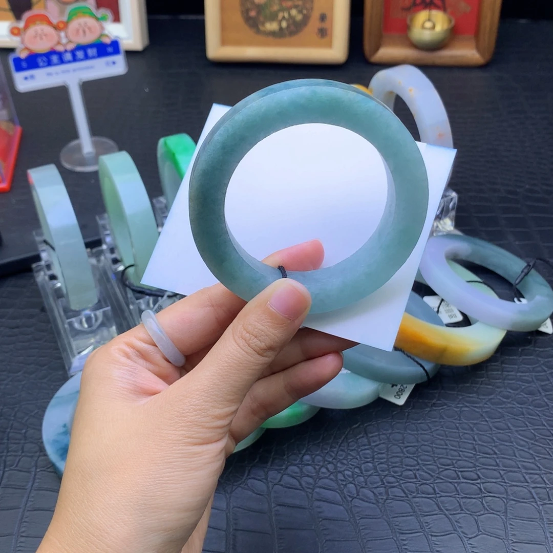 定制翡翠未镶嵌翡翠手镯