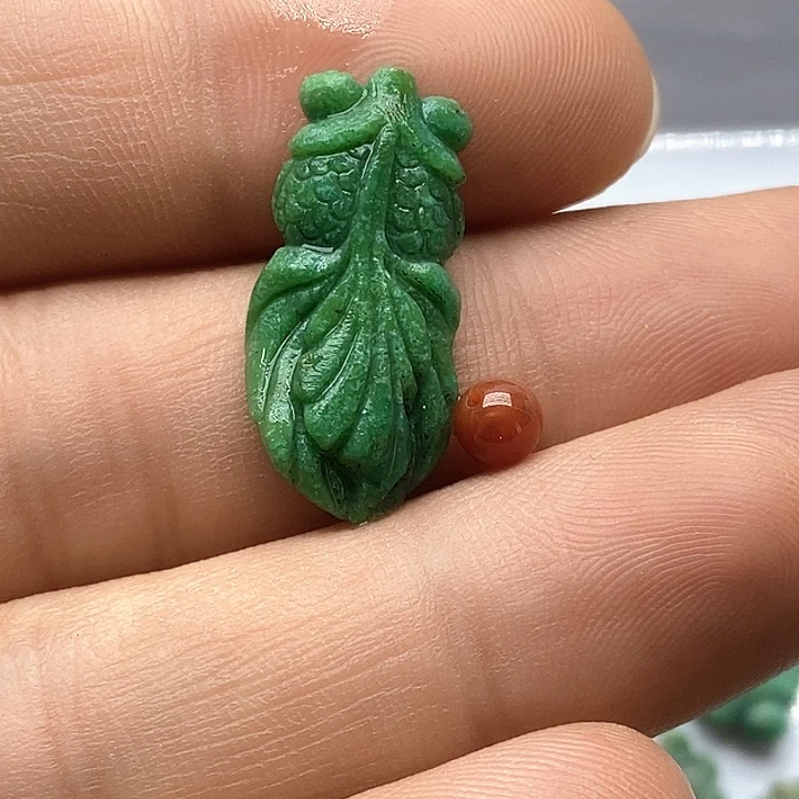 未镶嵌配饰南红玛瑙?*寒