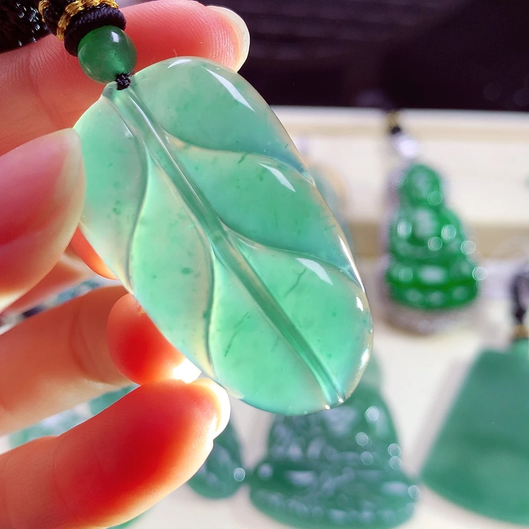 颈饰未镶嵌翡翠天然