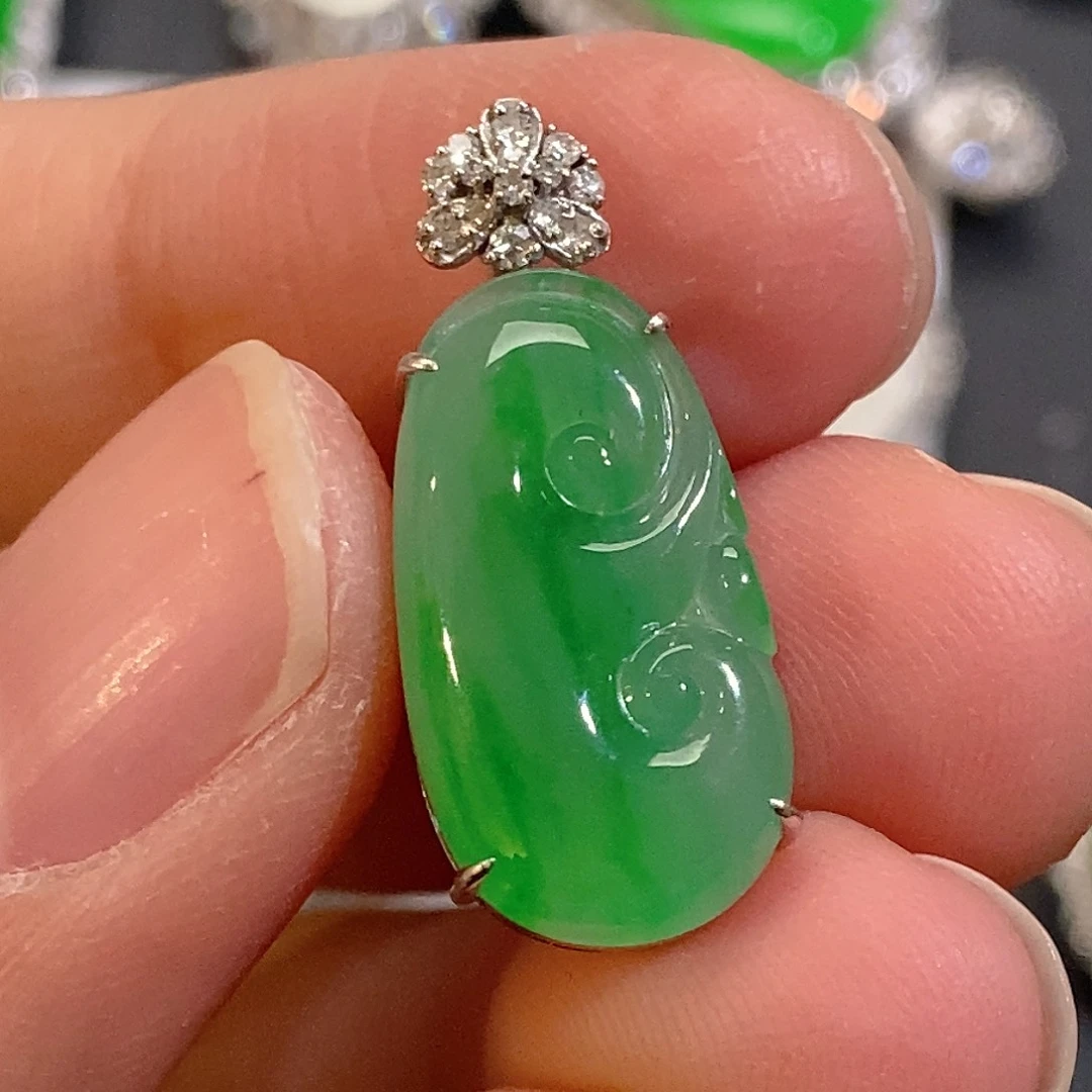 翡翠颈饰18K金镶嵌天然缅甸A货翡翠