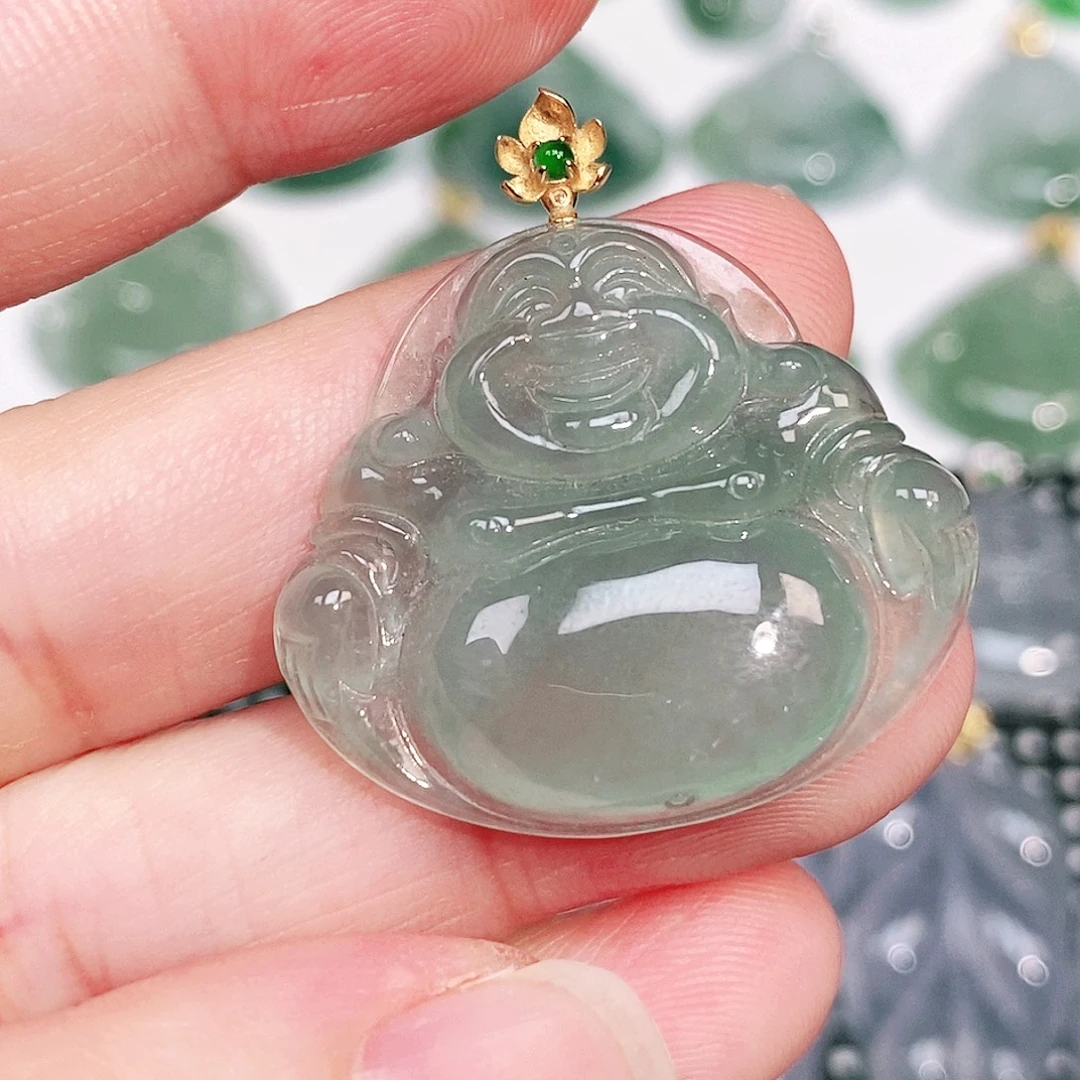 颈饰18K金镶嵌翡翠