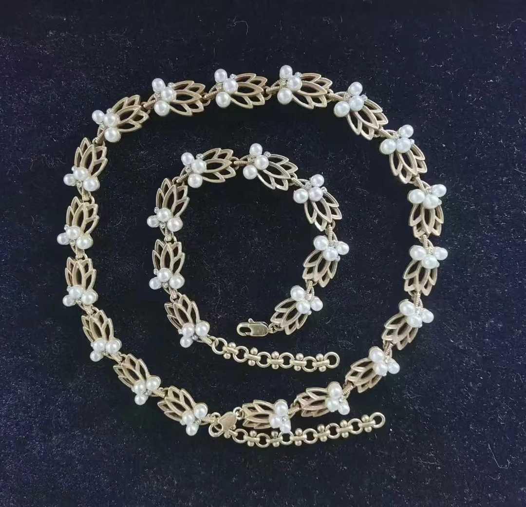 铜合金仿珍珠项链 中古vintage复古珍珠钻镂空花纹叶子百搭项链