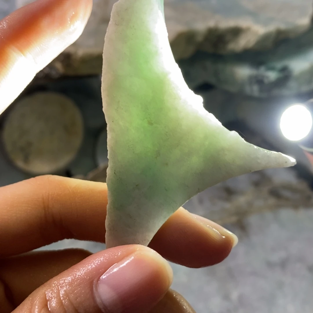颈饰未镶嵌翡翠天然