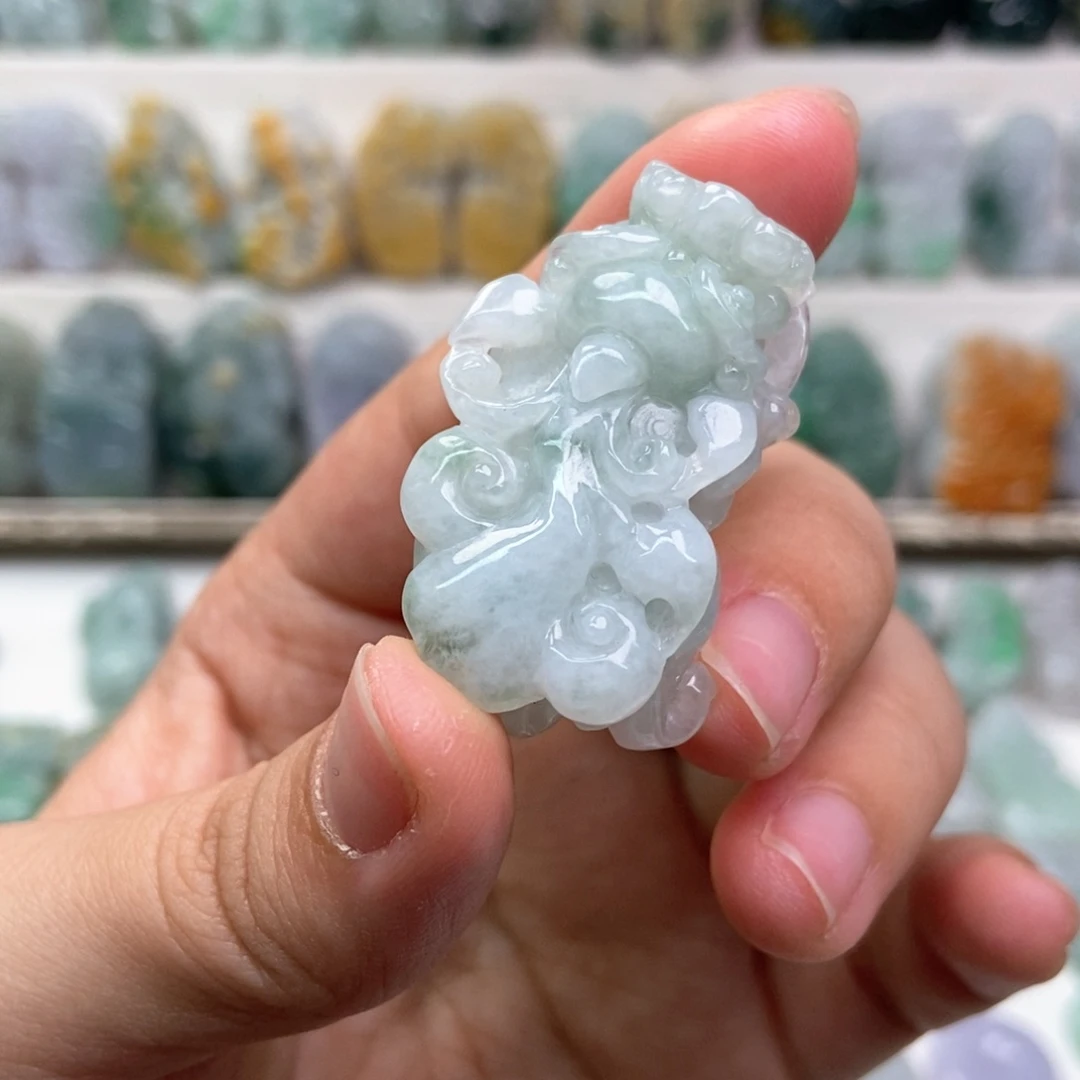 翡翠未镶嵌吊坠(赠链)