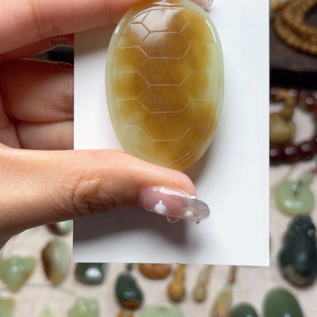 岫岩老玉（透闪石质玉）颈饰未镶嵌紫**来