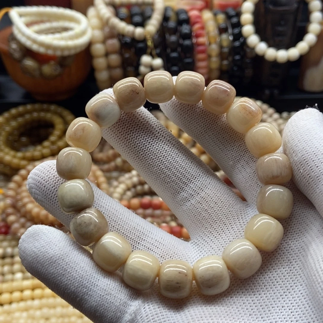 驼骨手串/手链12毫米驼骨三花微瑕