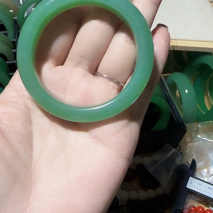 一****石英质玉（金丝玉）未镶嵌手镯