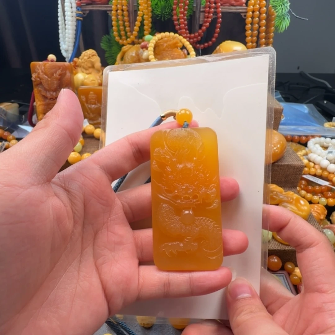 颈饰未镶嵌石英质玉