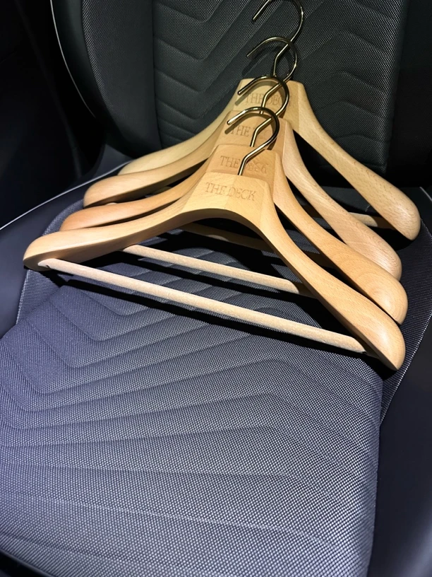 THE DECK榉木大衣架实木衣架宽肩女士大衣木制衣挂星级宾馆衣架