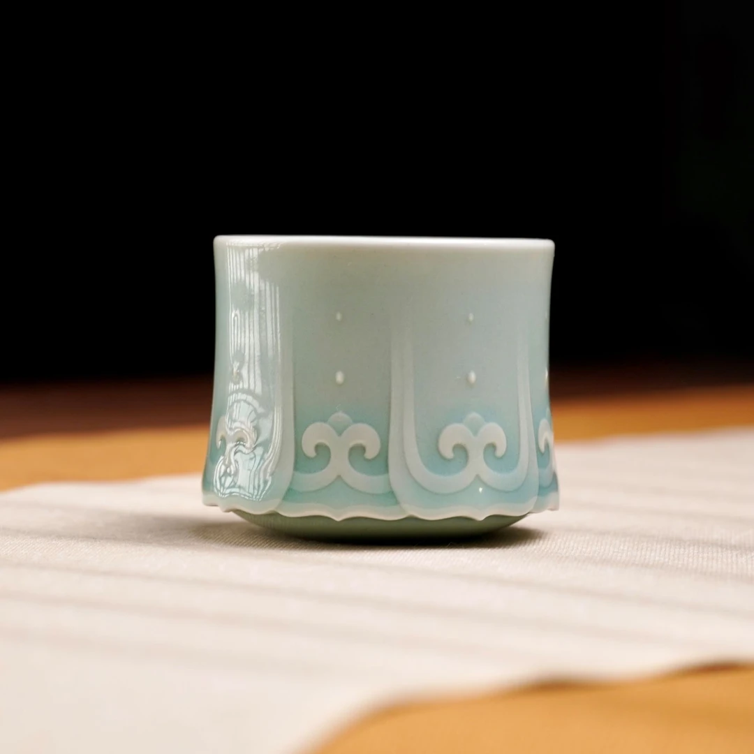 青瓷  龙泉粉青釉    海浪纹品茗闻香杯个人杯