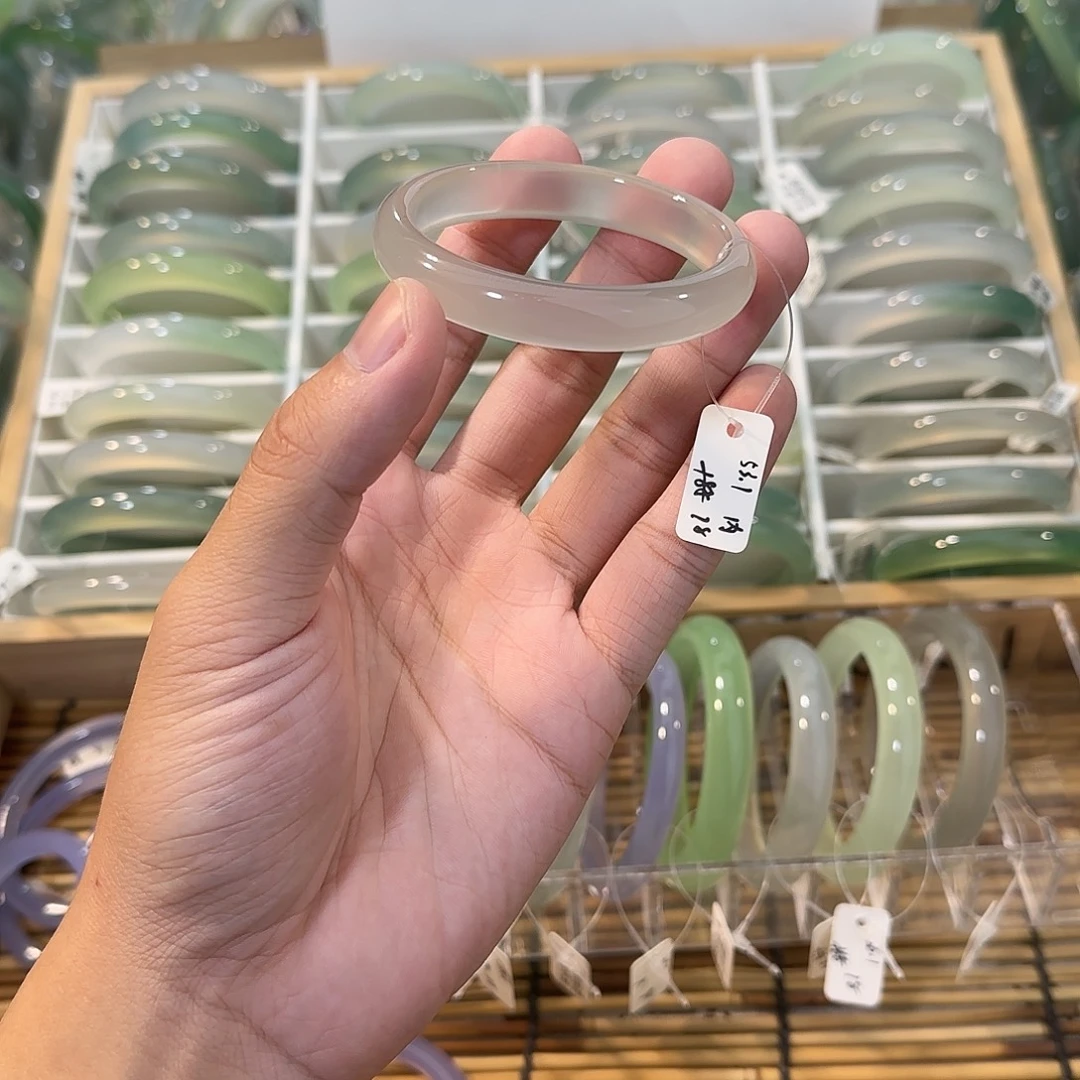 玛瑙/玉髓未镶嵌手镯圈口53.1