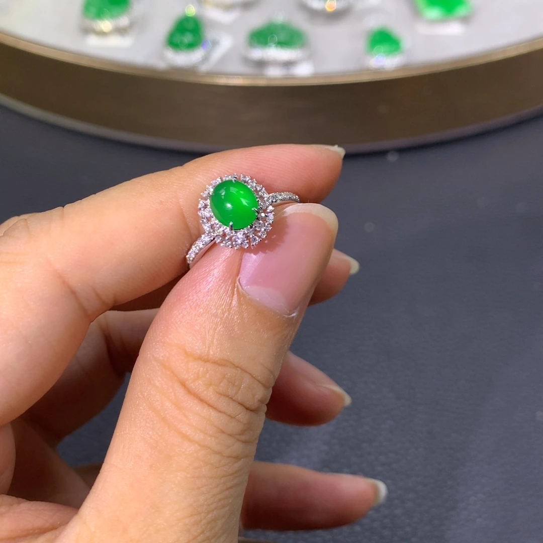 翡翠戒指18K金镶嵌翡翠