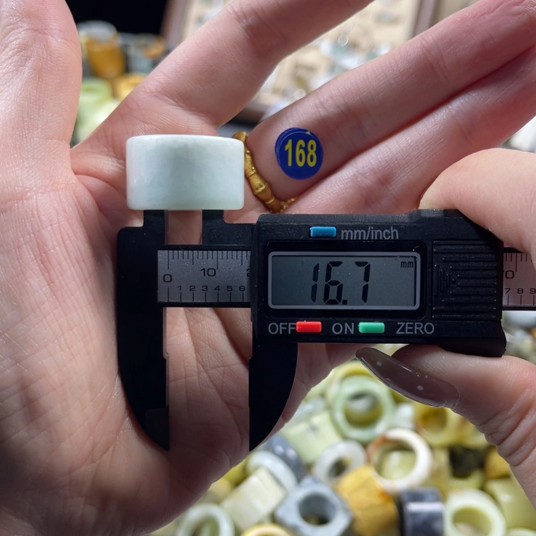 蛇纹石玉未镶嵌戒指