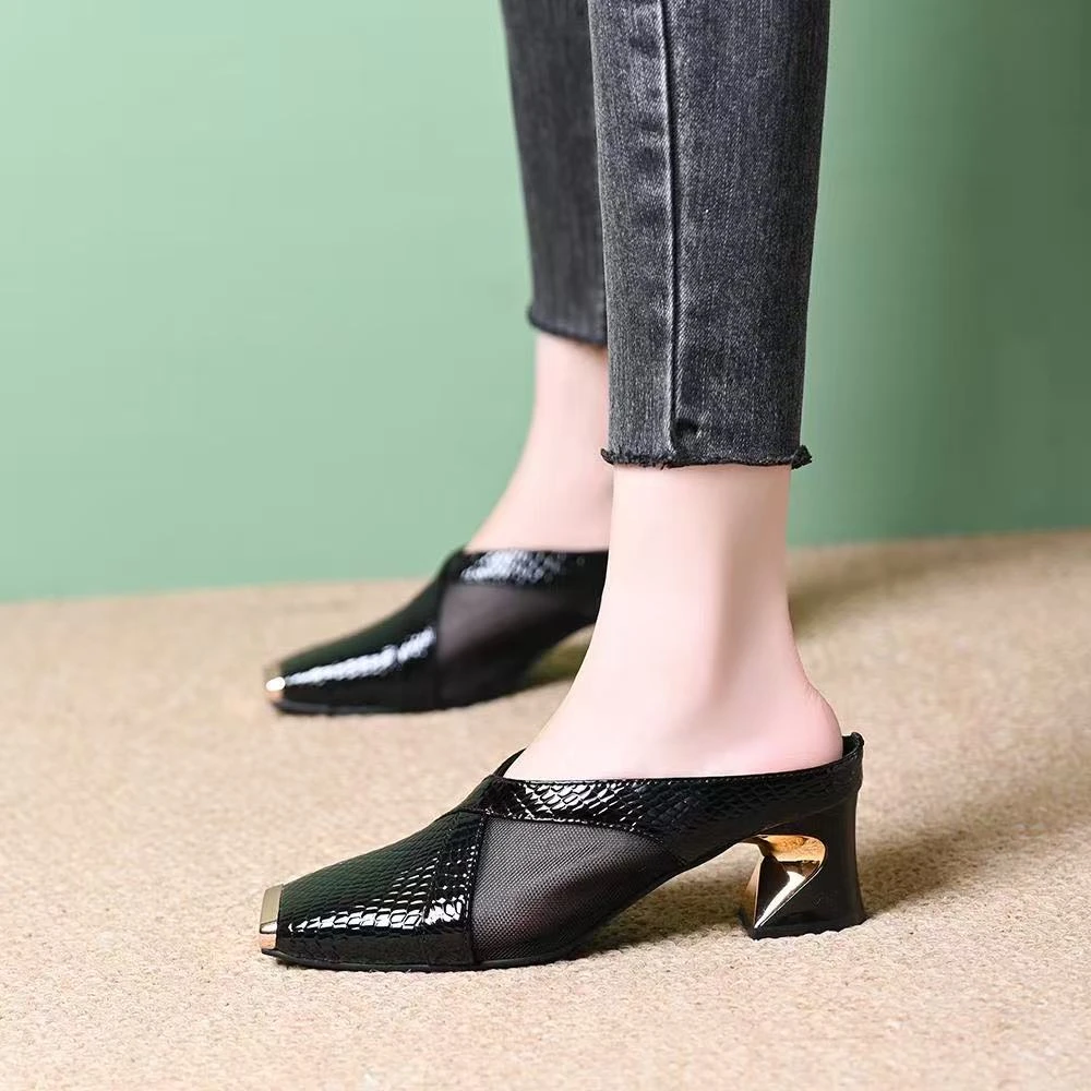 【万象撤柜】粗跟凉拖鞋女2025夏季新款方头漆皮舒适百搭高跟