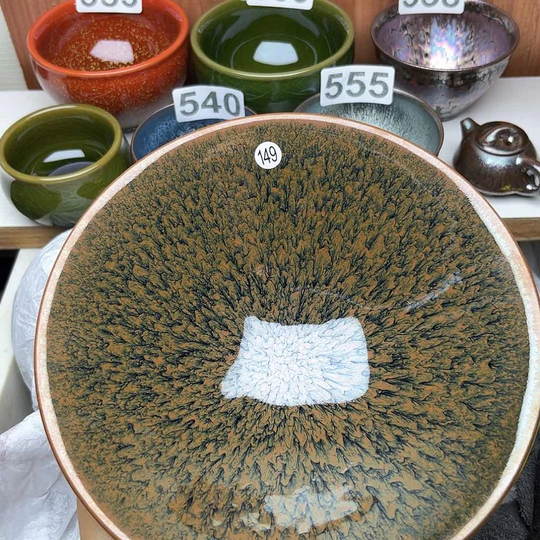 茶盏额有超级显腿长