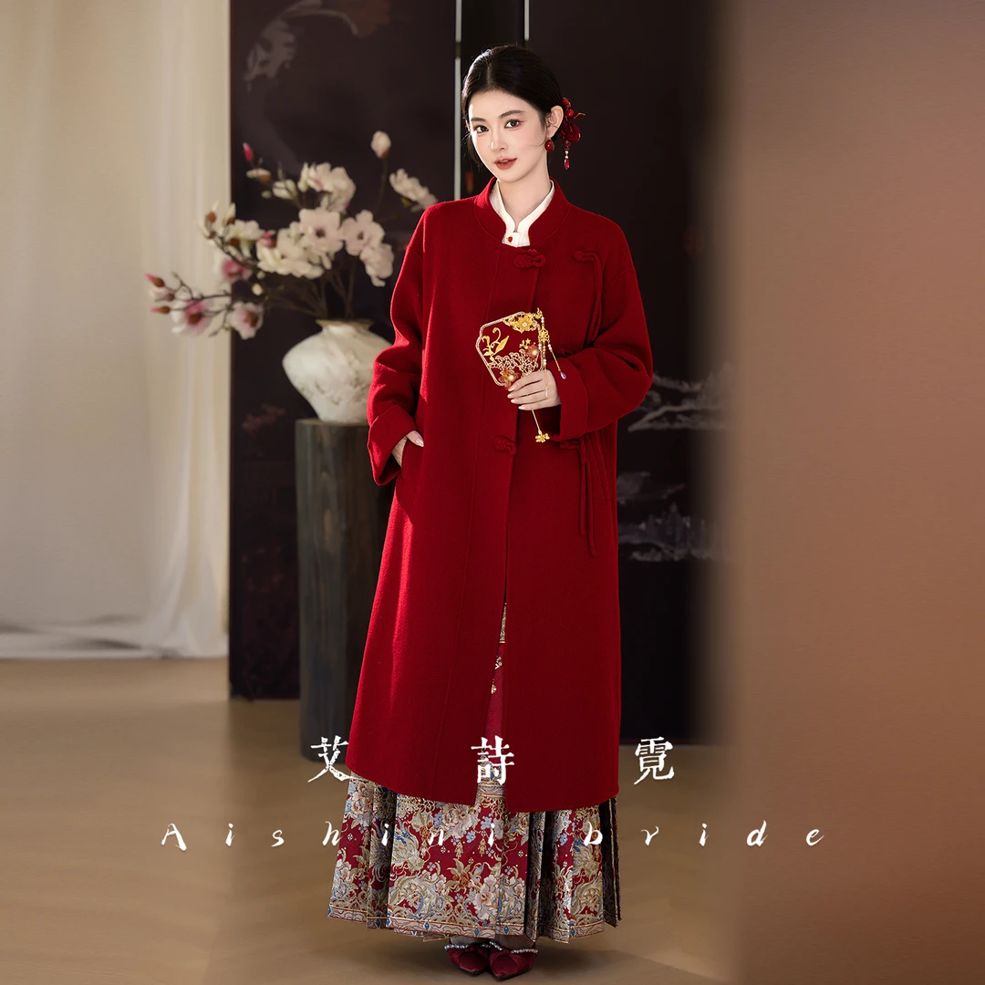 艾诗霓《雾绯》红色大衣2025秋冬新款新娘结婚羊毛毛呢外套小个子