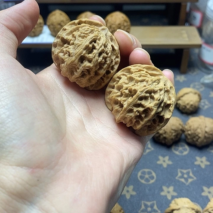 文玩核桃吊坠40苹果园