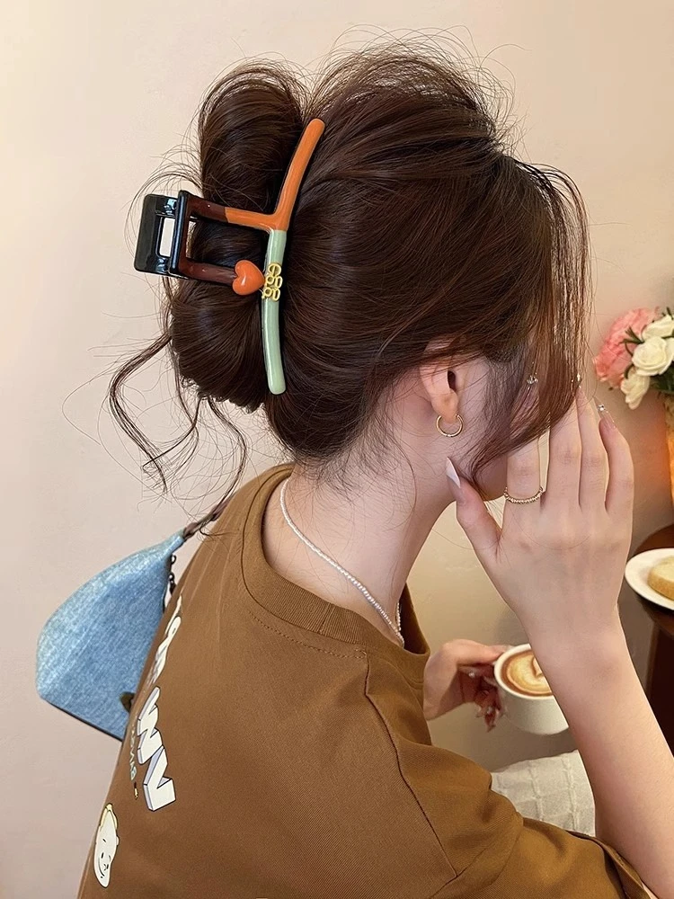 橙色记忆~字母抓夹女高级感2025新款鲨鱼夹后脑勺盘发夹子发饰夏