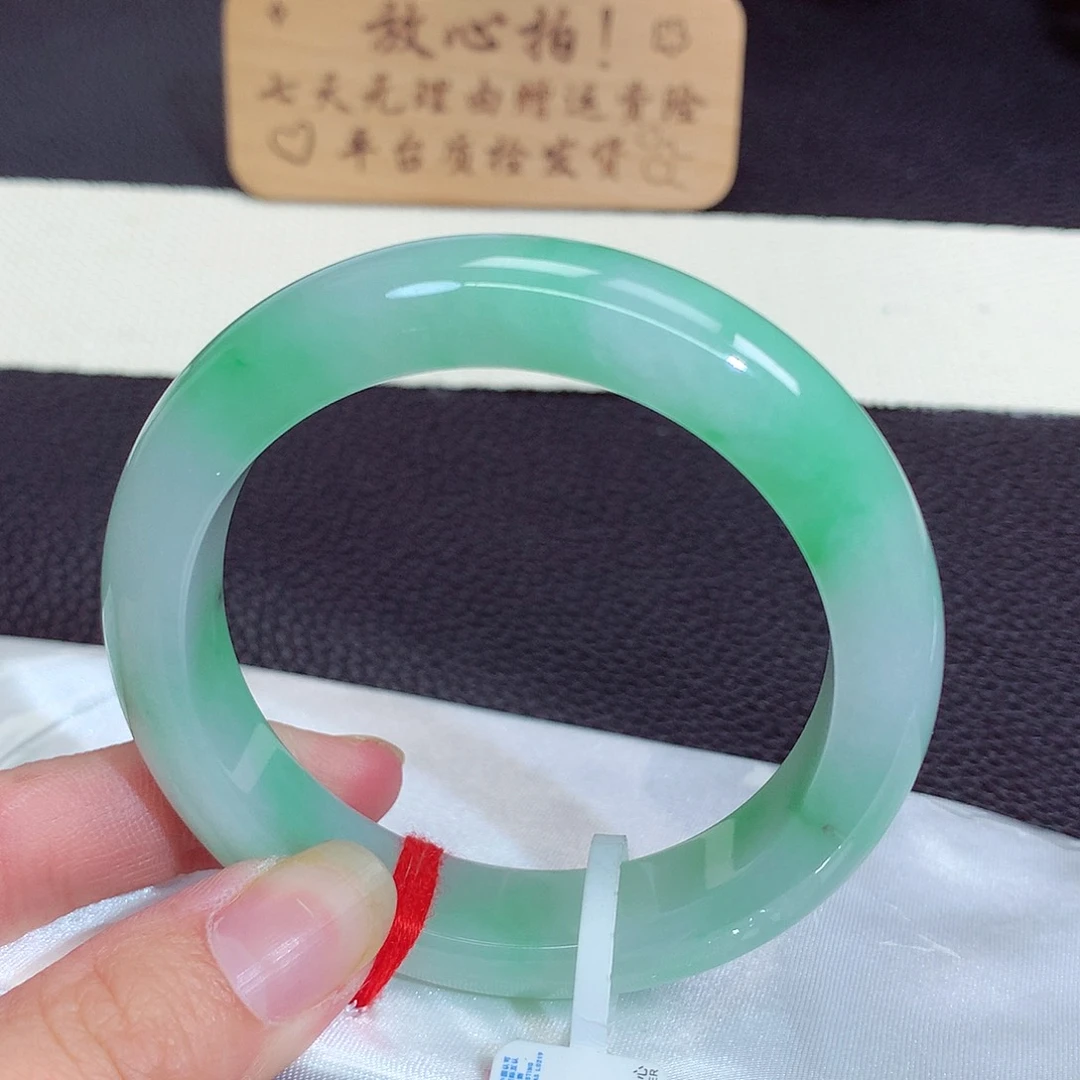 翡翠未镶嵌手镯8002
