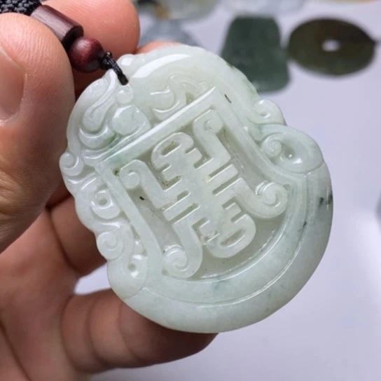 翡翠未镶嵌颈饰翡翠