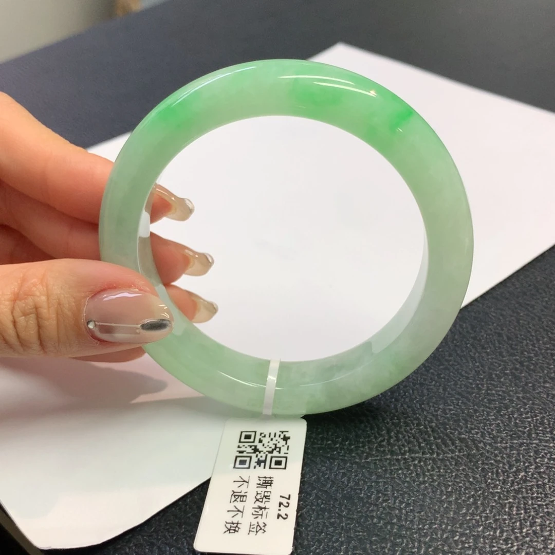 翡翠手镯未镶嵌缅甸翡翠手镯 飘阳绿正圈