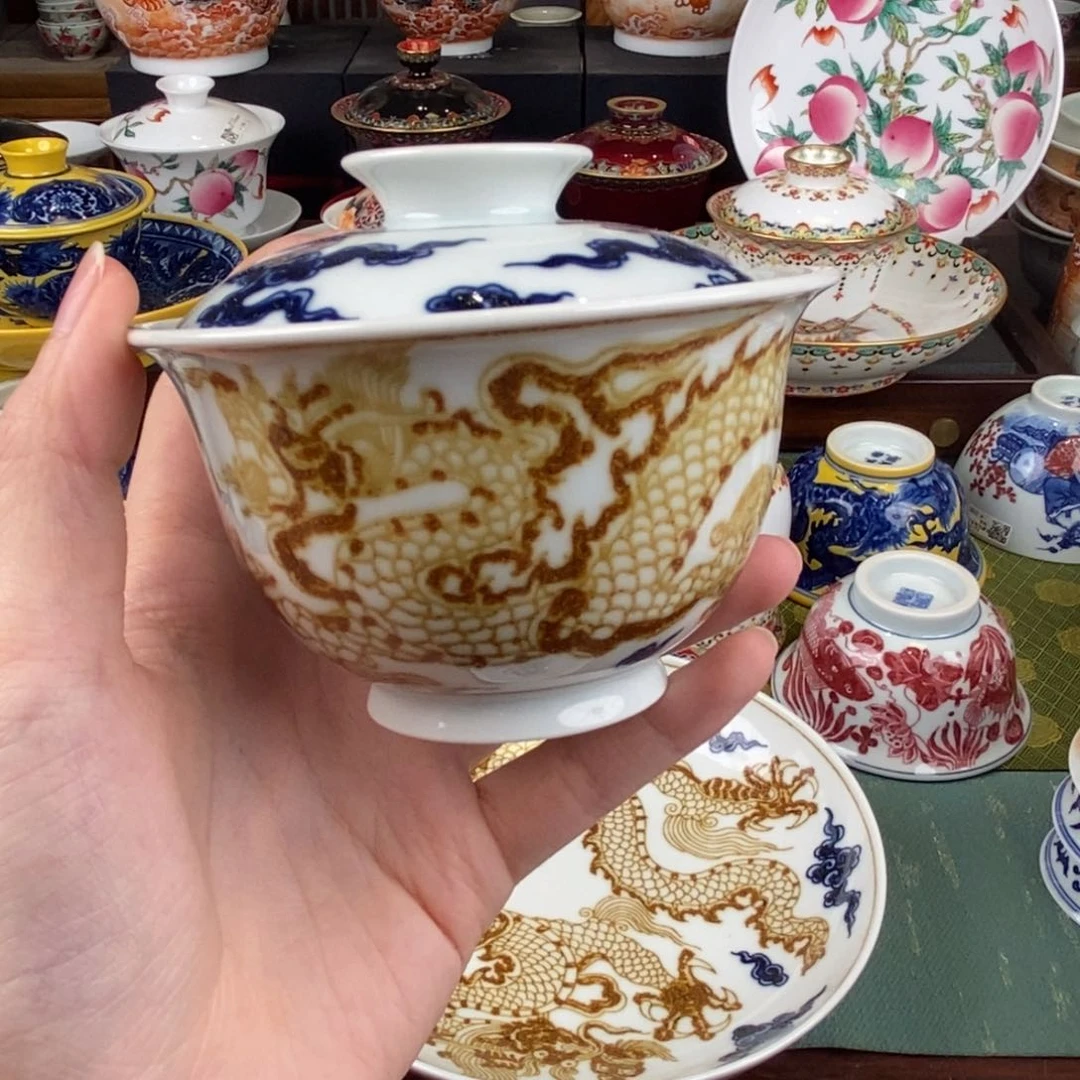陶瓷的设计师是一个