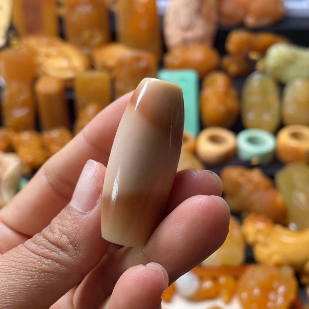 石英质玉（缅黄）未镶嵌颈饰