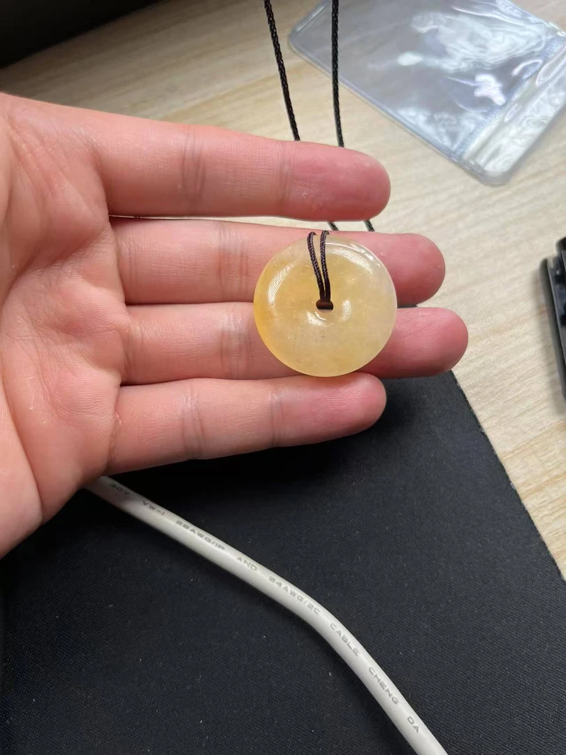 天然黄龙玉平安扣