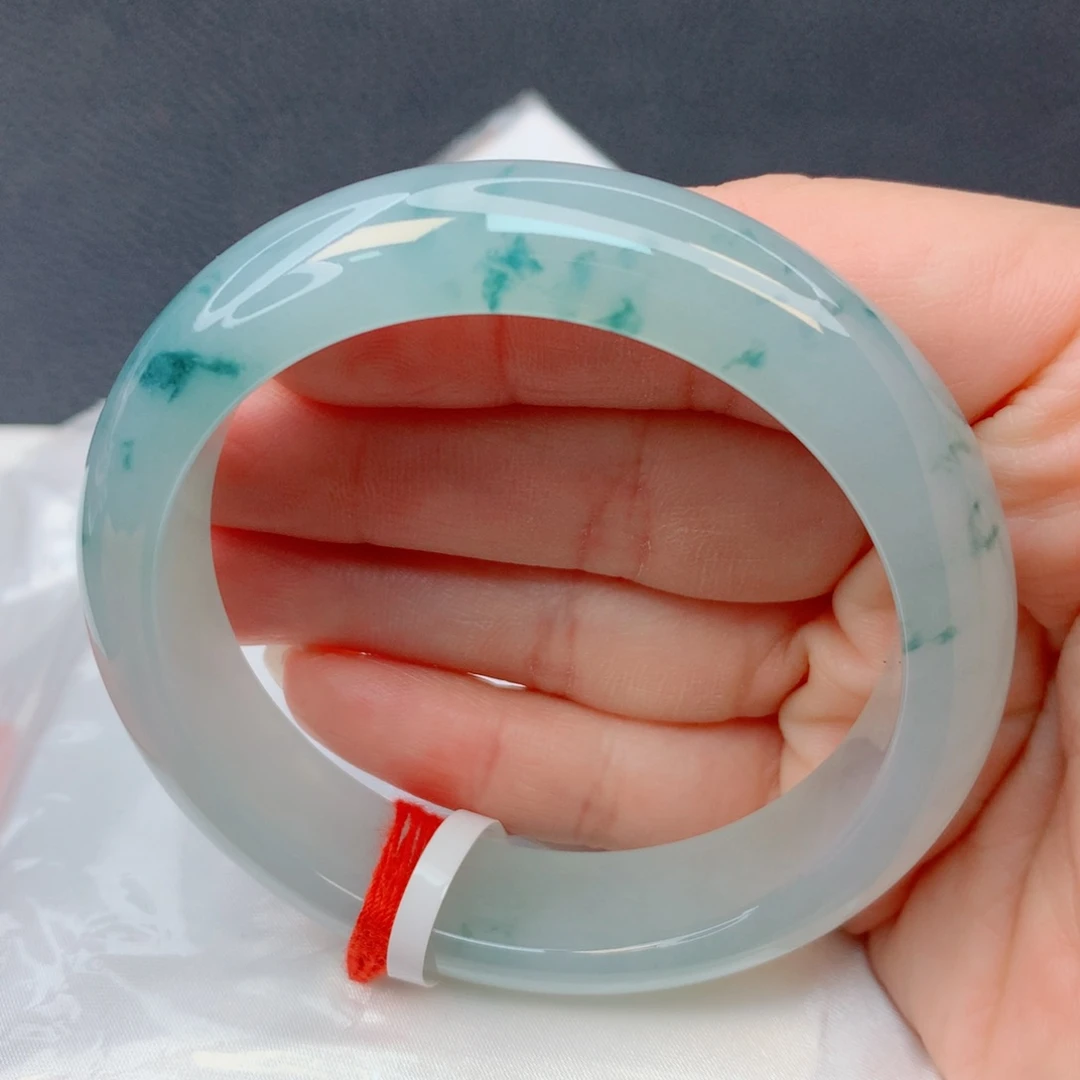 翡翠未镶嵌手镯52-53冰种起胶光蓝底飘蓝花
