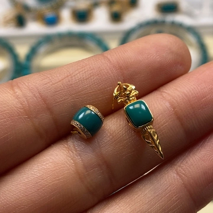 绿松石珠宝奇石18K金镶嵌刚*哥