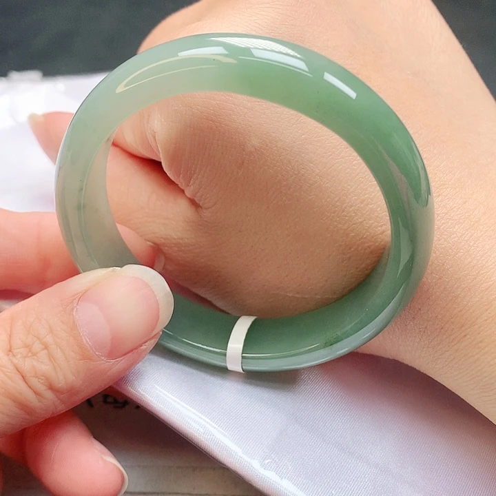 翡翠手镯未镶嵌手镯55