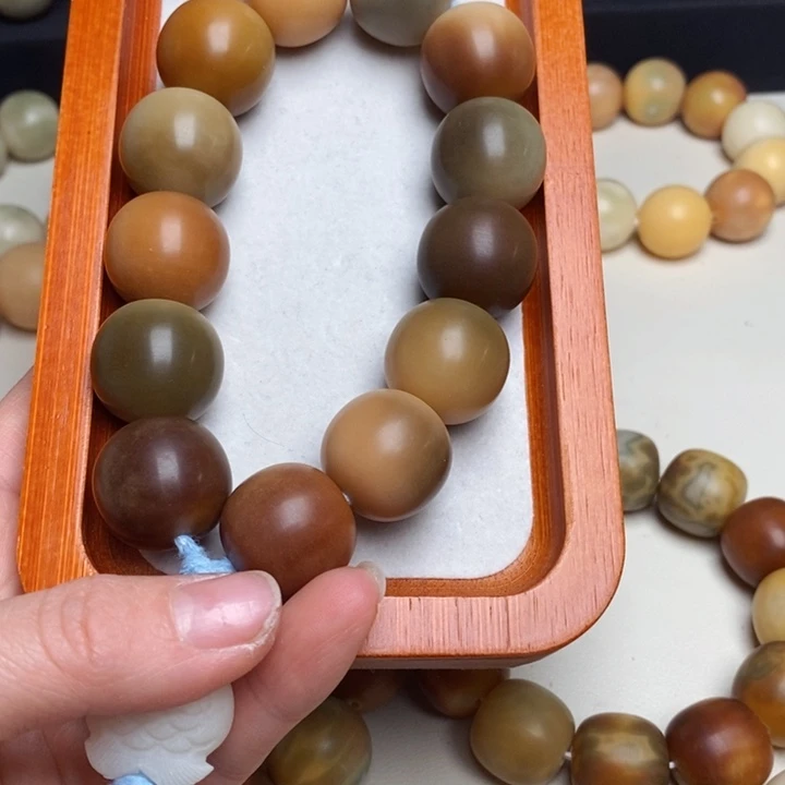 菩提根/象牙果手串輕****傷默认微瑕21绿野仙棕手持